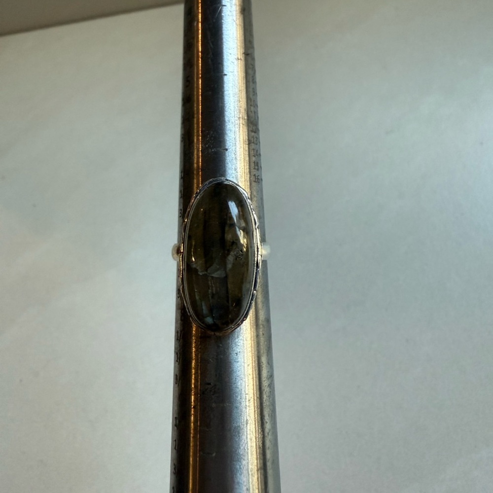 Elegant Labradorite Oval Stone Ring